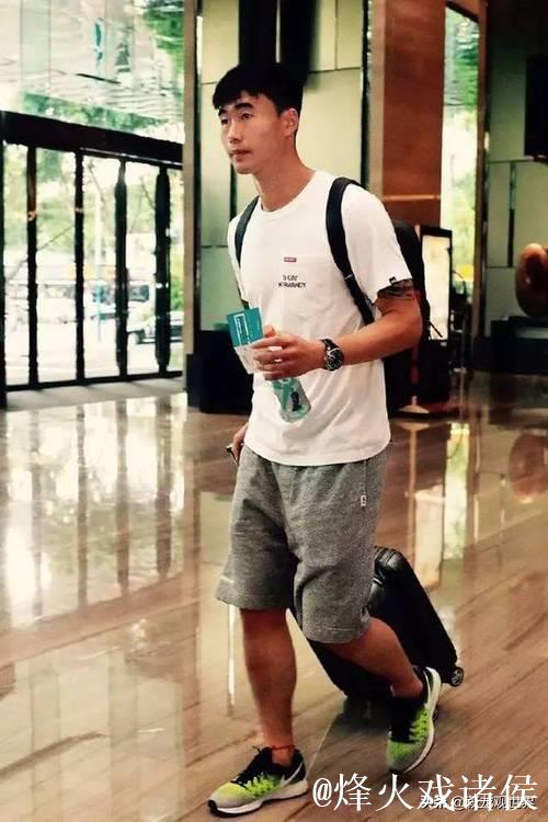 小黄人携手徐新邓涵文玉昆助恒大崛起 津门五虎转会 吴皇PK王刚