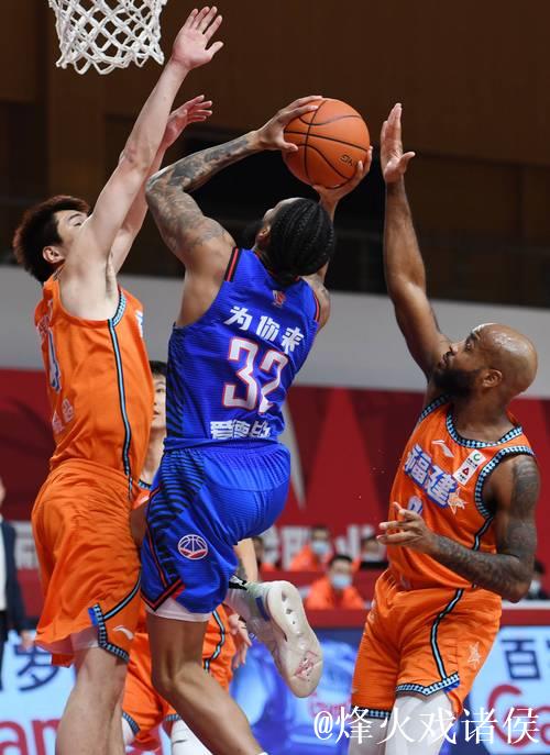 CBA俱乐部杯:爱德华兹23分7板5助 江苏力克辽宁 CBA俱乐部杯:爱德华兹23分7板5助 江苏力克辽宁