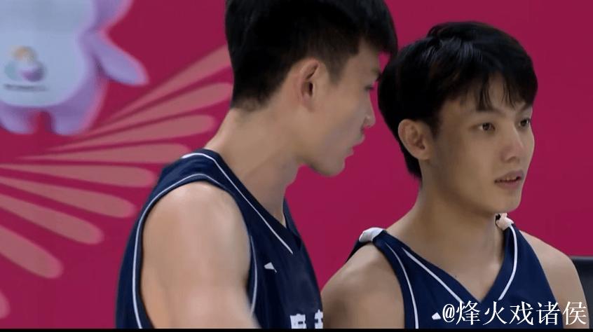 徐杰绝杀三分张洪硕砍18分 广东力克浙江喜获2连胜 徐杰绝杀三分张洪硕砍18分 广东力克浙江喜获2连胜