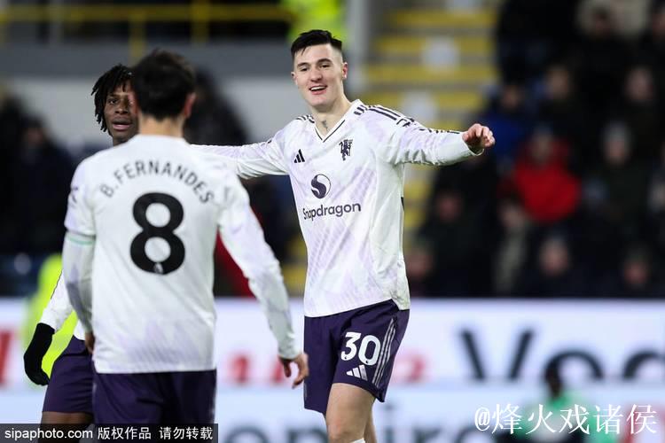 英超-舍什科梅开二度海文乌龙 曼联与伯恩利2-2握手言和 英超-舍什科梅开二度海文乌龙 曼联与伯恩利2-2握手言和