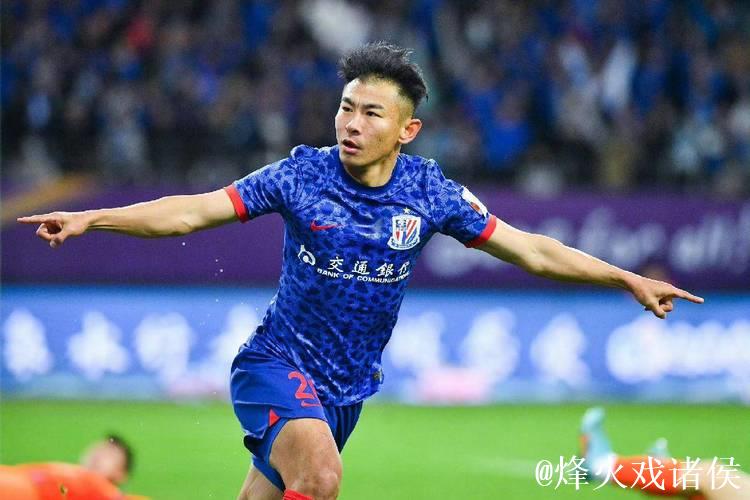 上海申花宣布老将于汉超退役 将转型担任教练职务 上海申花宣布老将于汉超退役 将转型担任教练职务